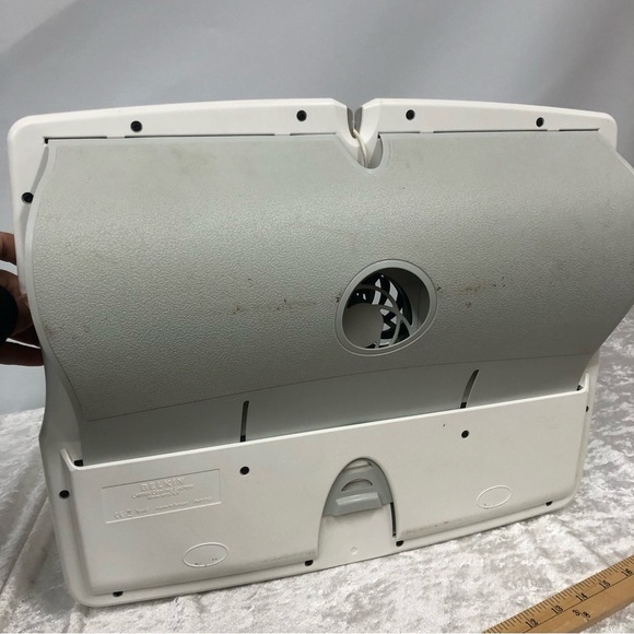 BELKIN COOLING LAPTOP STAND WITH USB CORD IN WHITE - Picture 7 of 8